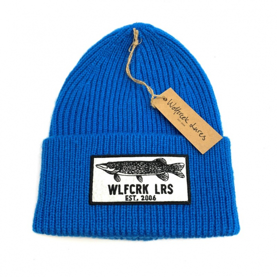 Wolfcreek Pike Patch Knitted Beanie - Blue dans le groupe Habits et chaussures / Casquettes et chapeaux / Bérets et chapeaux l\'adresse Sportfiskeprylar.se (WCL-05-BEANIE-03-BLUE)